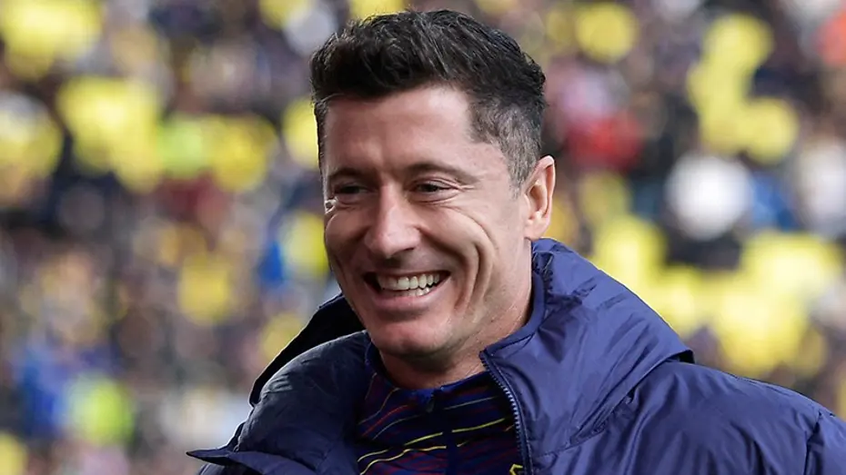 Fenerbahçe ile anılıyordu. Lewandowski, Barcelona'ya veda etti