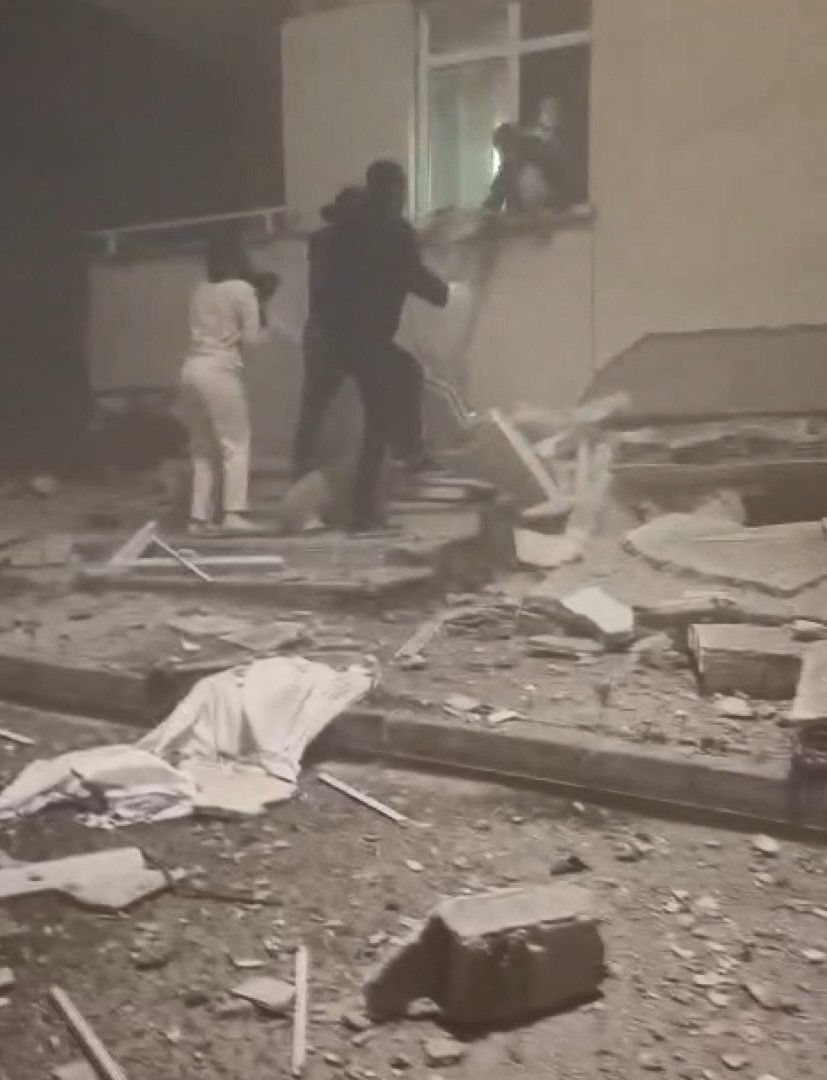 İstanbul Maltepe'de 6 katlı bina çöktü, arama kurtarma çalışmaları sürüyor