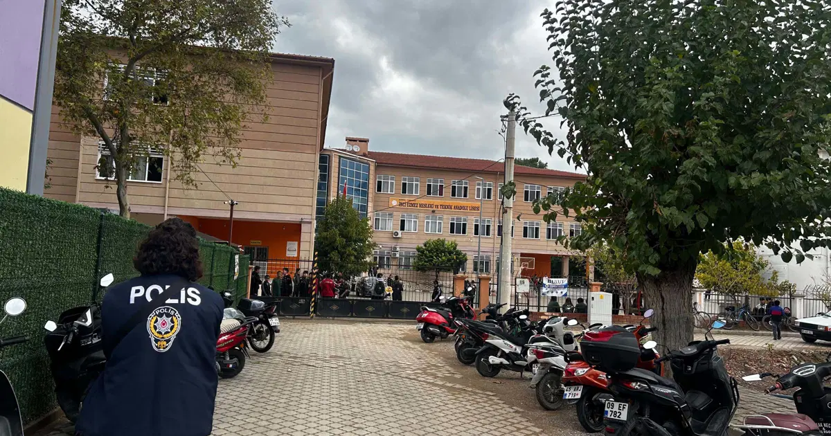 11 öğrencinin yaralandığı okul saldırısının ardından yeniden dersbaşı