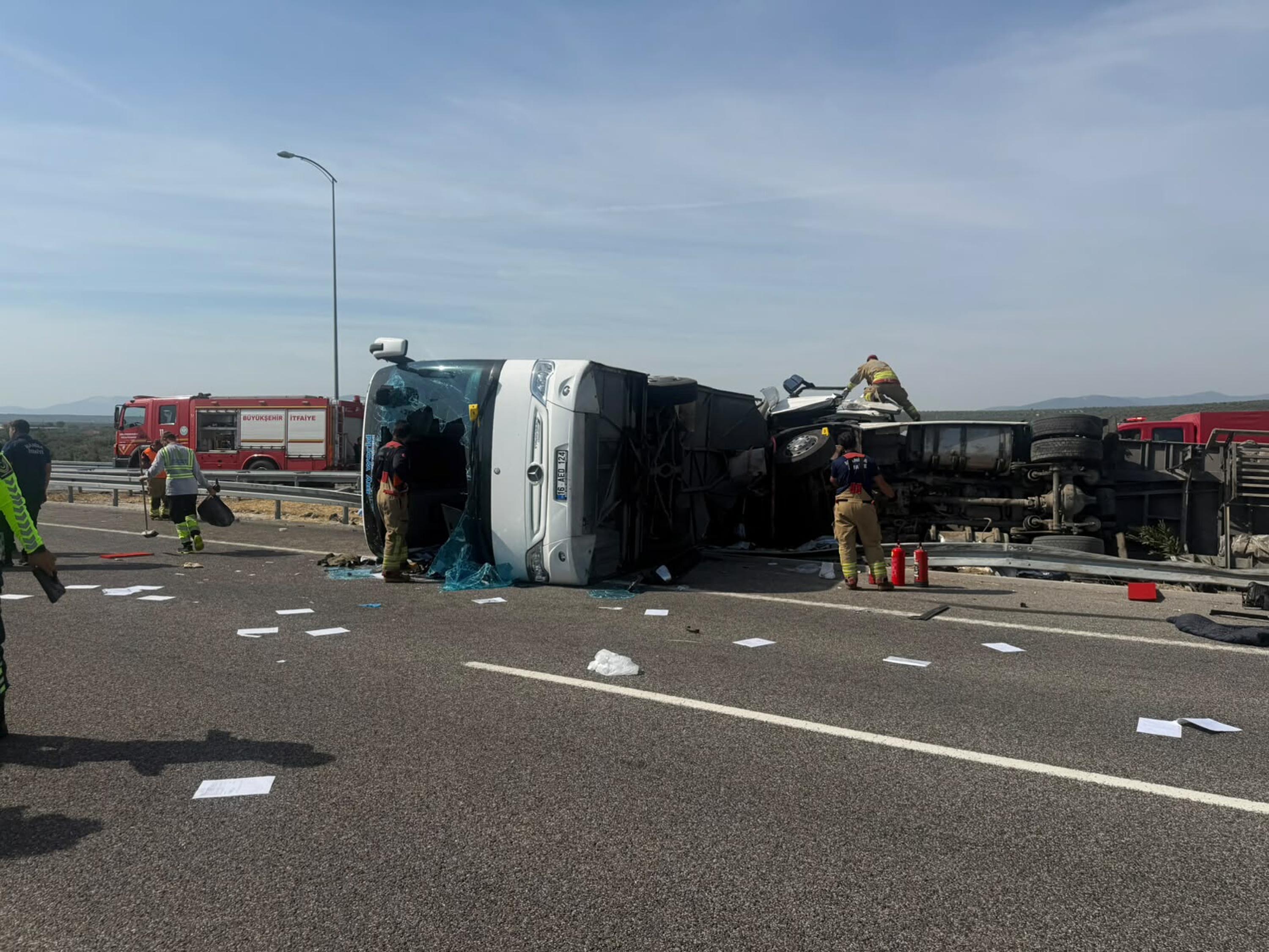 Manisa'daki otobüs kazasında ölü sayısı 12'ye çıktı | NTV Haber