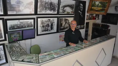 50 ülkenin parasını dükkanında sergiliyor: Manisalı fotoğrafçının koleksiyon tutkusu