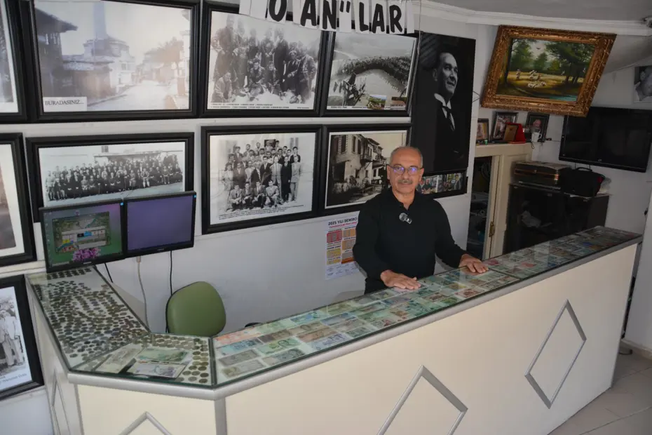 50 ülkenin parasını dükkanında sergiliyor: Manisalı fotoğrafçının koleksiyon tutkusu