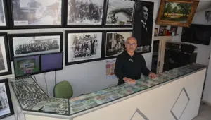 50 ülkenin parasını dükkanında sergiliyor: Manisalı fotoğrafçının koleksiyon tutkusu