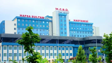 Hastalarından 'bıçak parası' alan doktor tutuklandı: 51 kişiden 2,6 milyon lira haksız kazanç