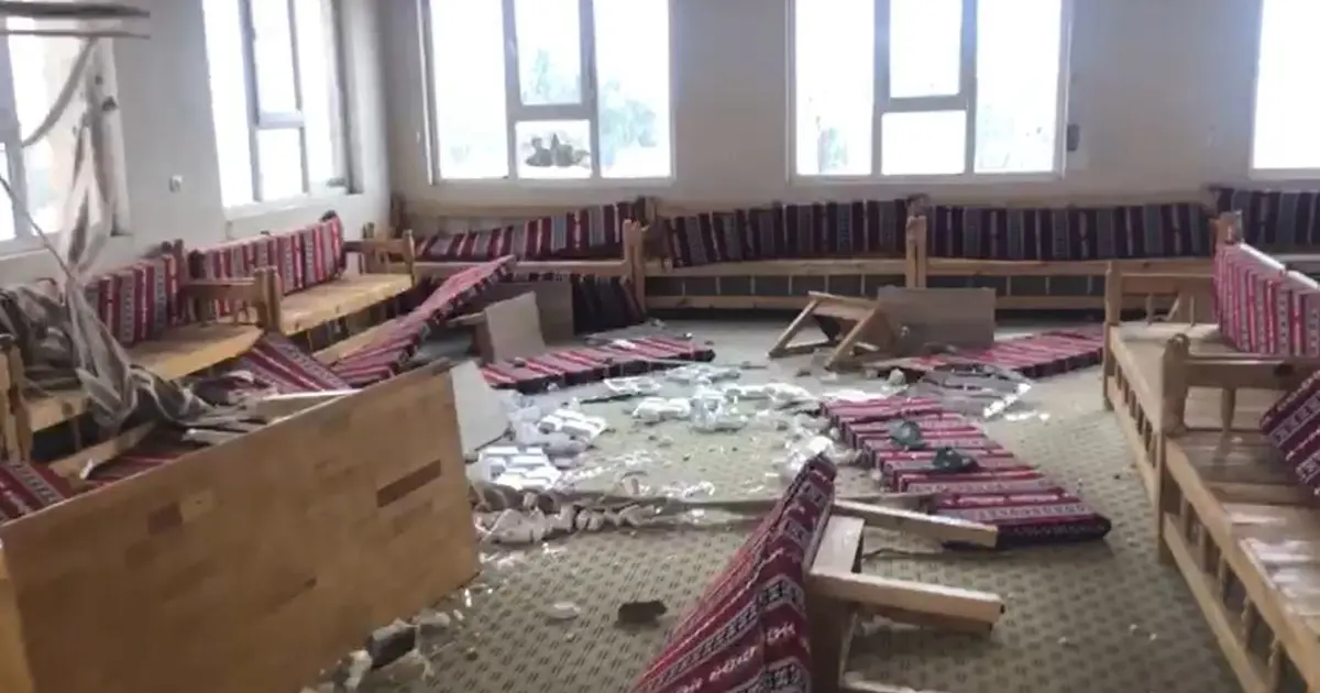 Taziye evine girip eşyalara zarar verdiler