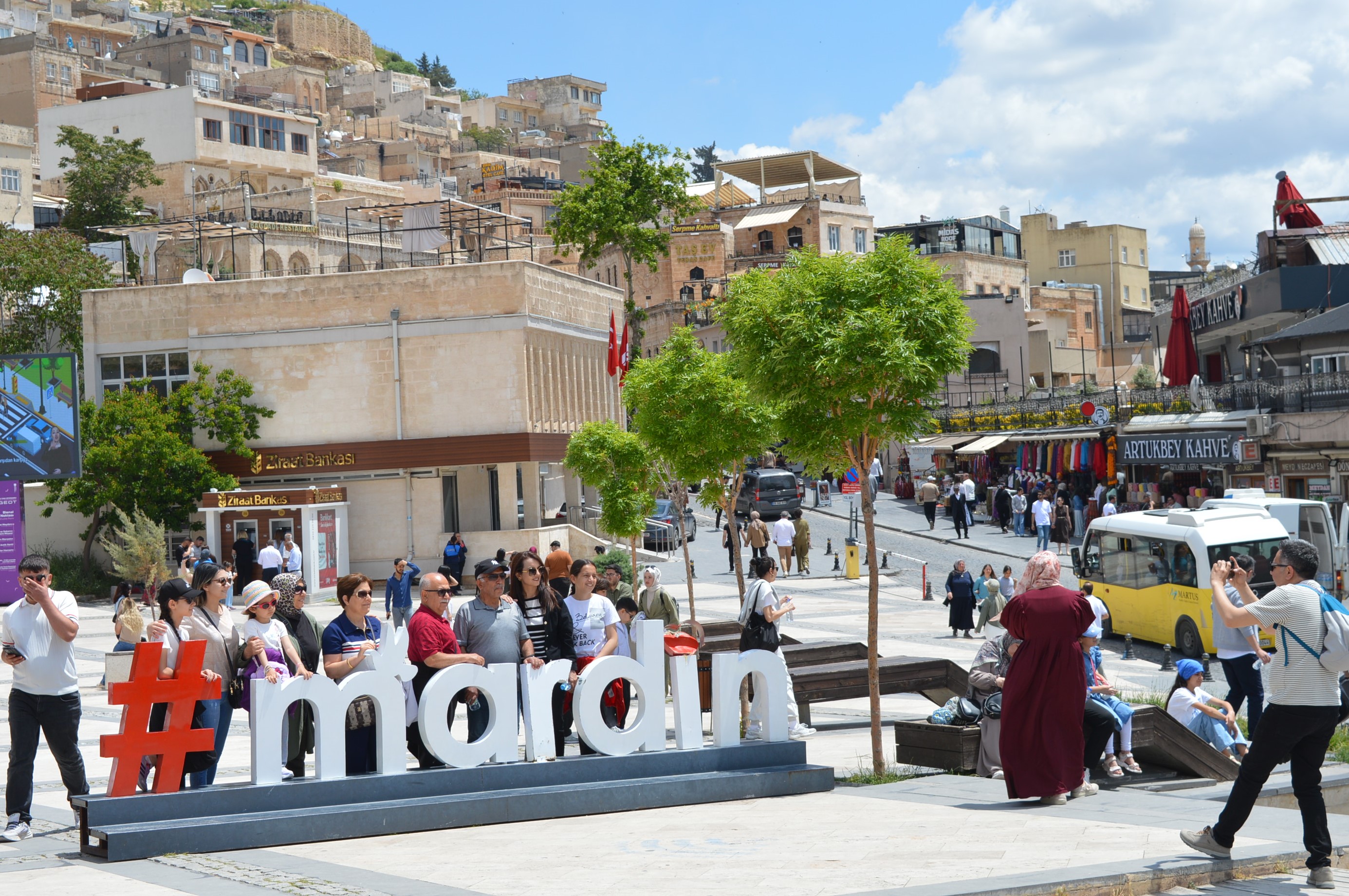 Kentte kapasite yüzde 100'e ulaştı. Turistler başka illere yönlendirildi
