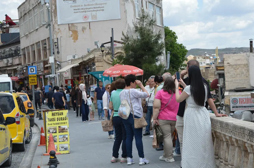 "TEKRAR GELMEYİ DÜŞÜNÜYORUM" 4 "TEKRAR GELMEYİ DÜŞÜNÜYORUM" 4