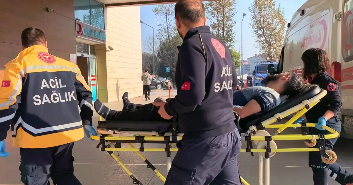 Marketten aldıkları tavuğu yiyen aynı aileden 3 kişi zehirlendi