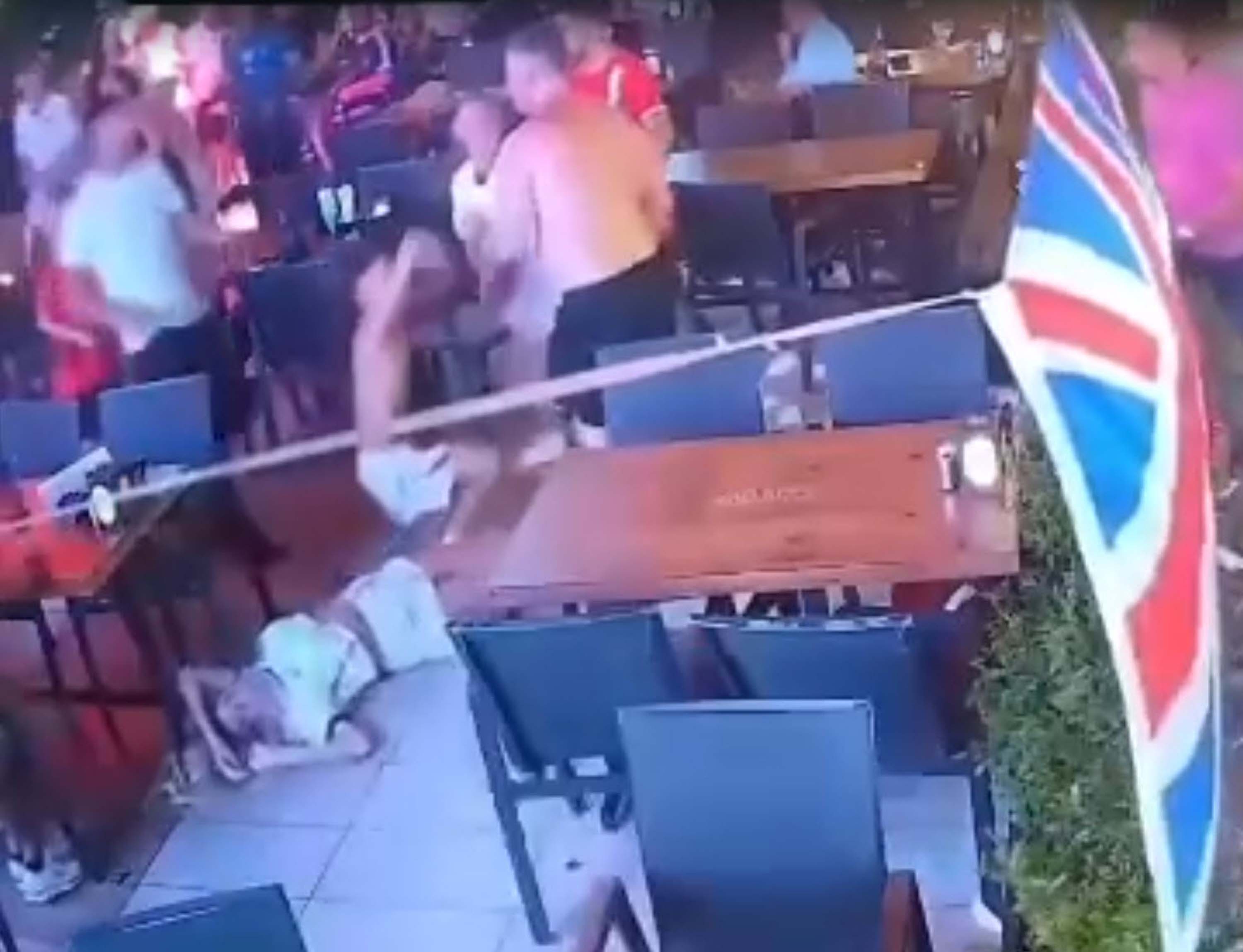 Marmaris'te dehşet anı: İngiliz adam eşine saldırdı