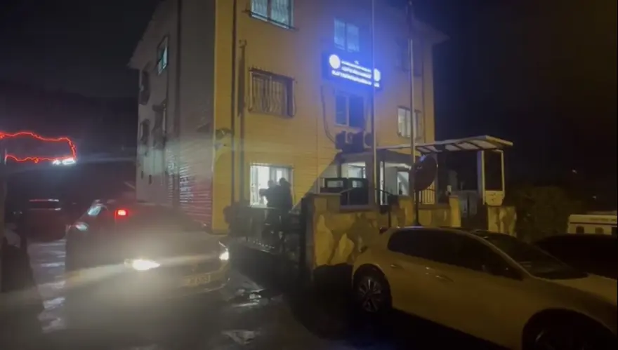 "AYNI KIYAFETLERİ GİYMİŞİZ" SAVUNMASI 4 "AYNI KIYAFETLERİ GİYMİŞİZ" SAVUNMASI 4