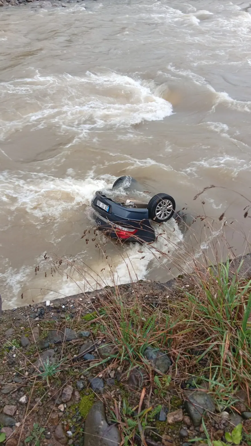 Mezar yeri bakmaya giderken can verdiler. 28 yıl sonra acı tesadüf 