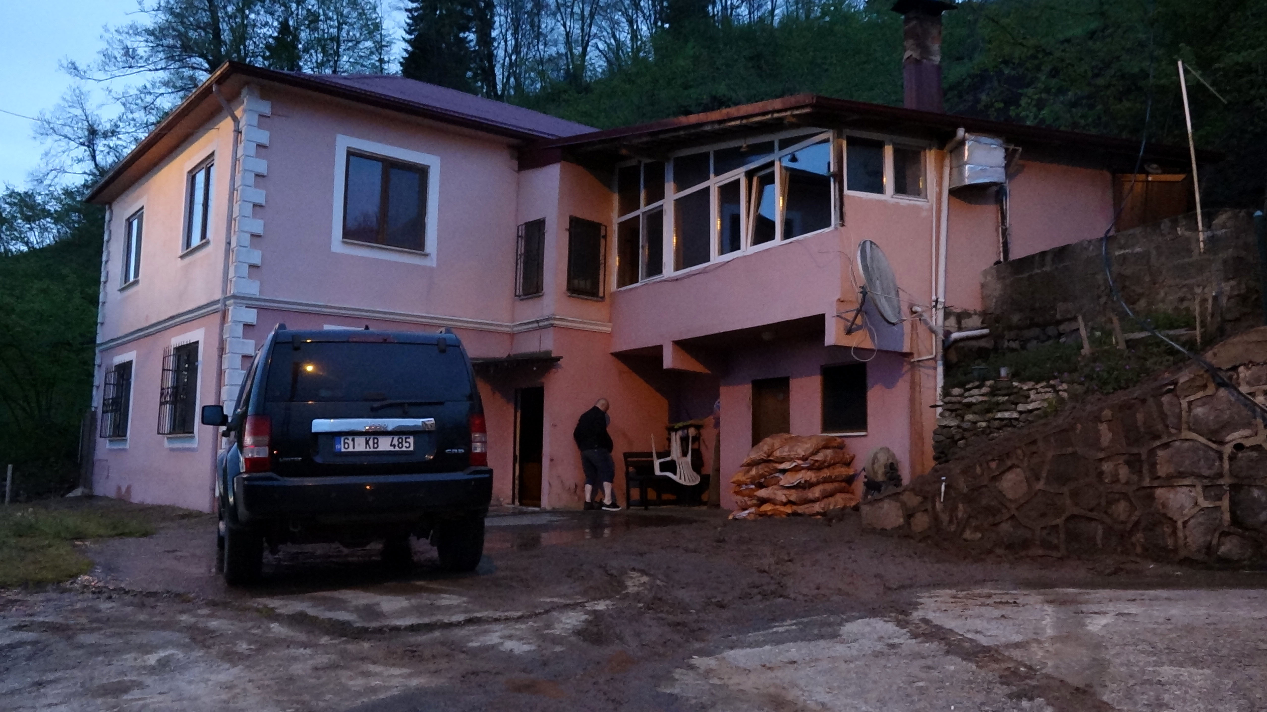 Hastanede işler uzayınca oğlunda kalmaya karar verdi, faciadan kurtuldu