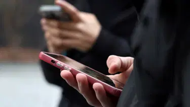 Fransa, 15 yaş altı çocukların sosyal medya erişimini yasakladı