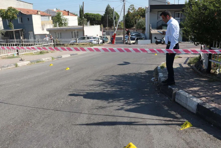Manisa'da motosikletli saldırgan dehşeti: Baba ve oğlu hayatını kaybetti 