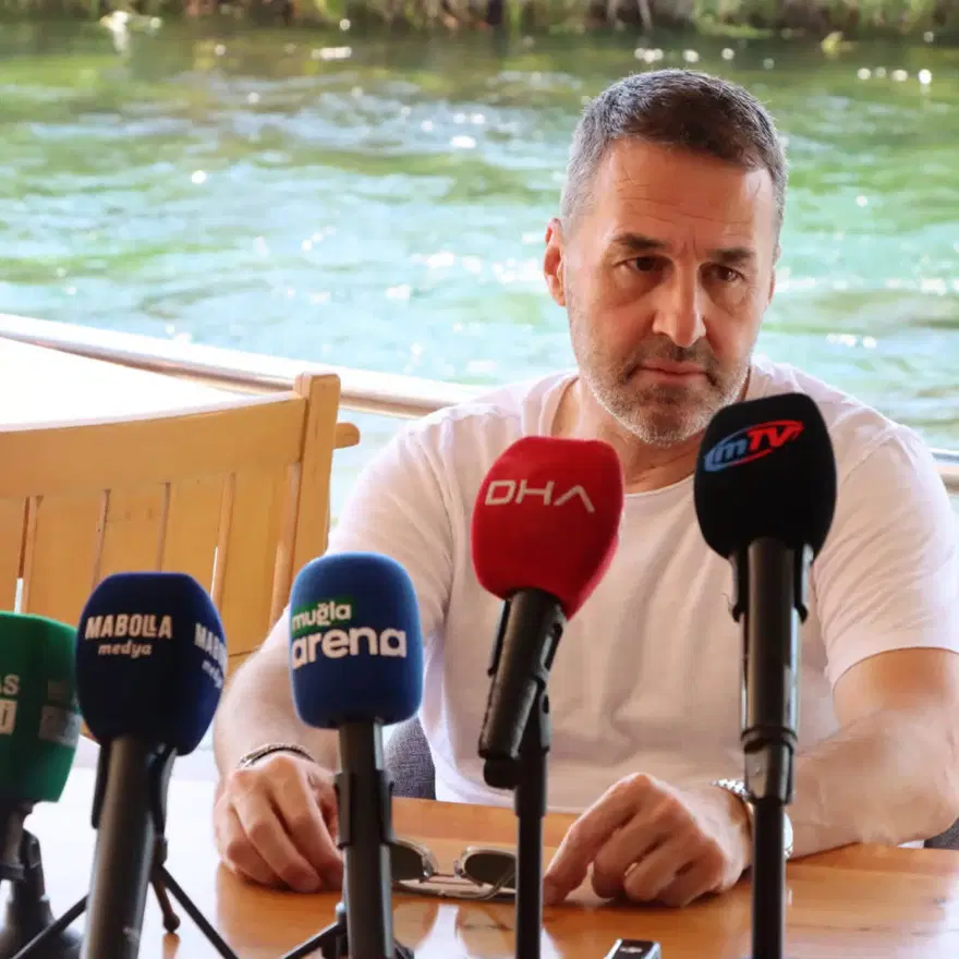"KOŞUKAVAK SON DERECE ÜZGÜN" 4 "KOŞUKAVAK SON DERECE ÜZGÜN" 4