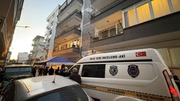 Cam silerken 5'inci kattan düşen kadın hayatını kaybetti