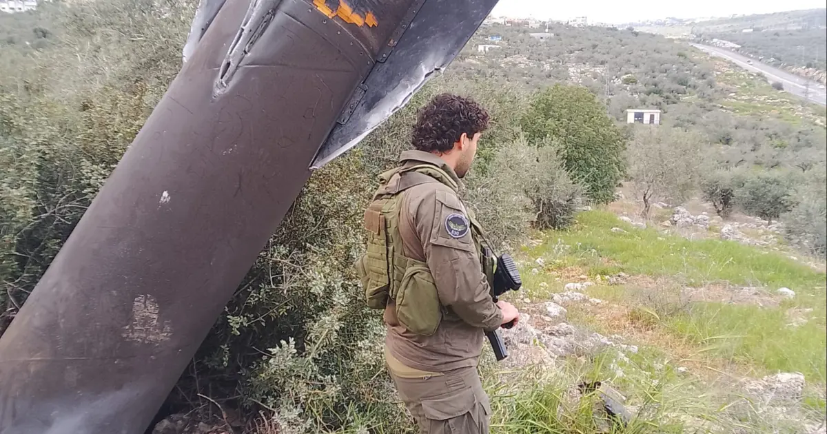 İran'ın İsrail'e gönderdiği füze patlamadan düştü. Füzeyi NTV ekibi görüntüledi