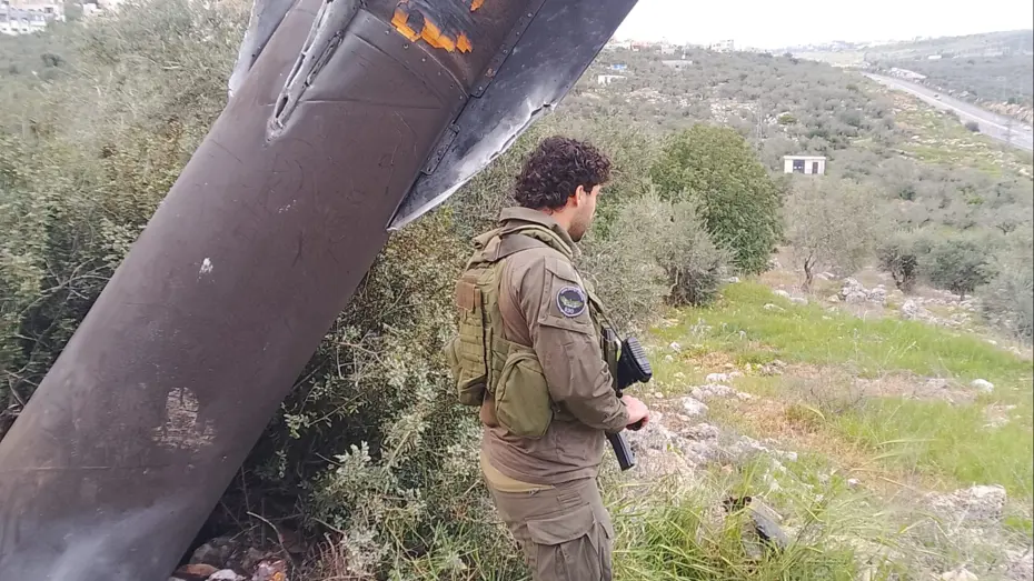 İran'ın İsrail'e gönderdiği füze patlamadan düştü. Füzeyi NTV ekibi görüntüledi