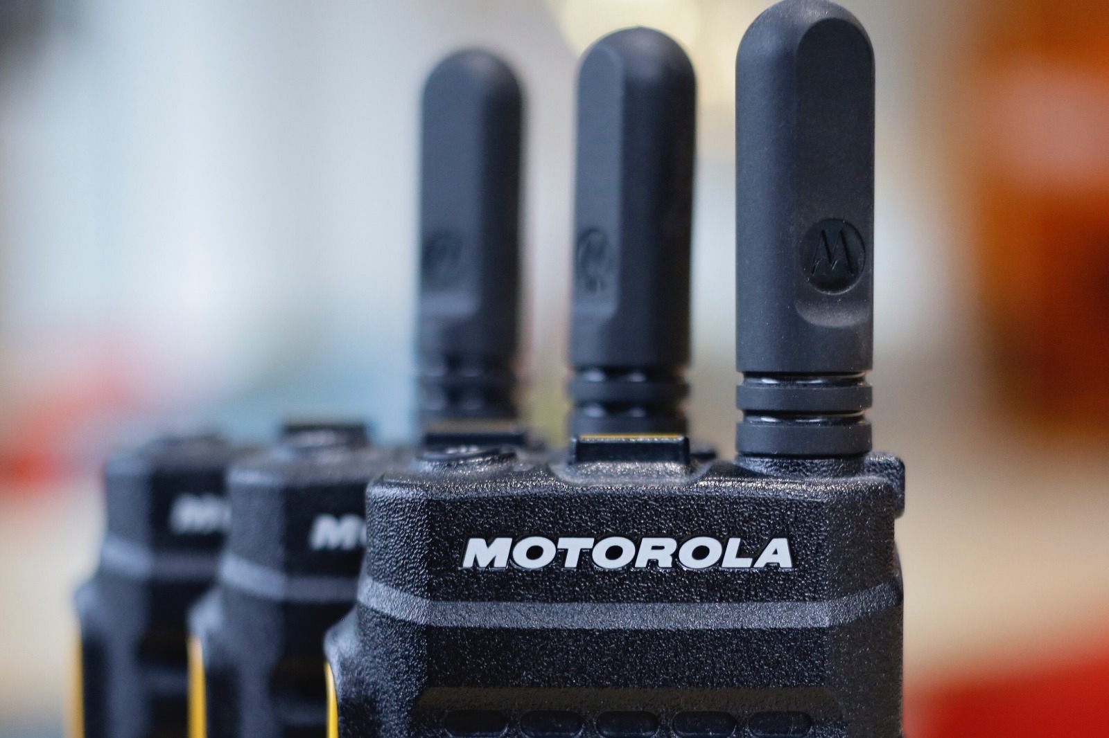 Şaşırtıcı Motorola sızıntısı: Kitap gibi katlanan telefon geliyor
