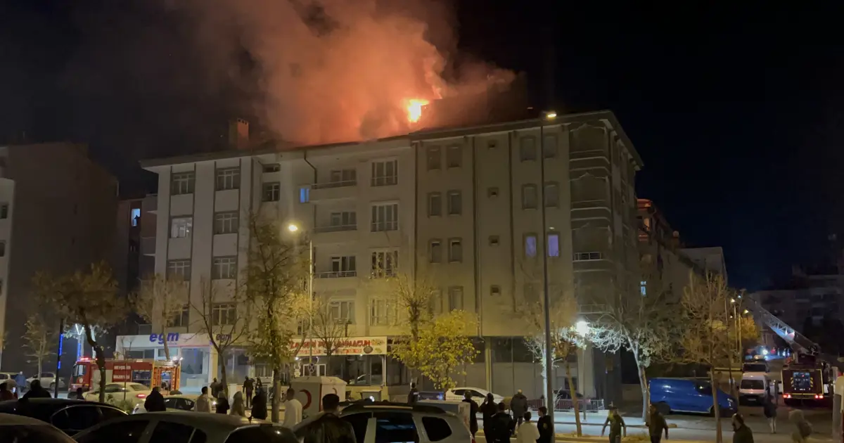 Nevşehir’de 4 katlı binada yangın