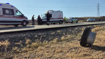 Niğde'de otomobil şarampole yuvarlandı: 2 ölü,1 yaralı
