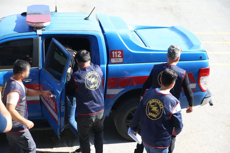 Hakkari'de kesinleşmiş hapis cezası bulunan 4 kişi yakalandı