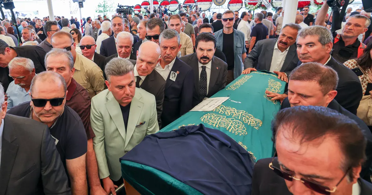 Deniz Baykal'ın eşi Olcay Baykal, son yolculuğuna uğurlandı