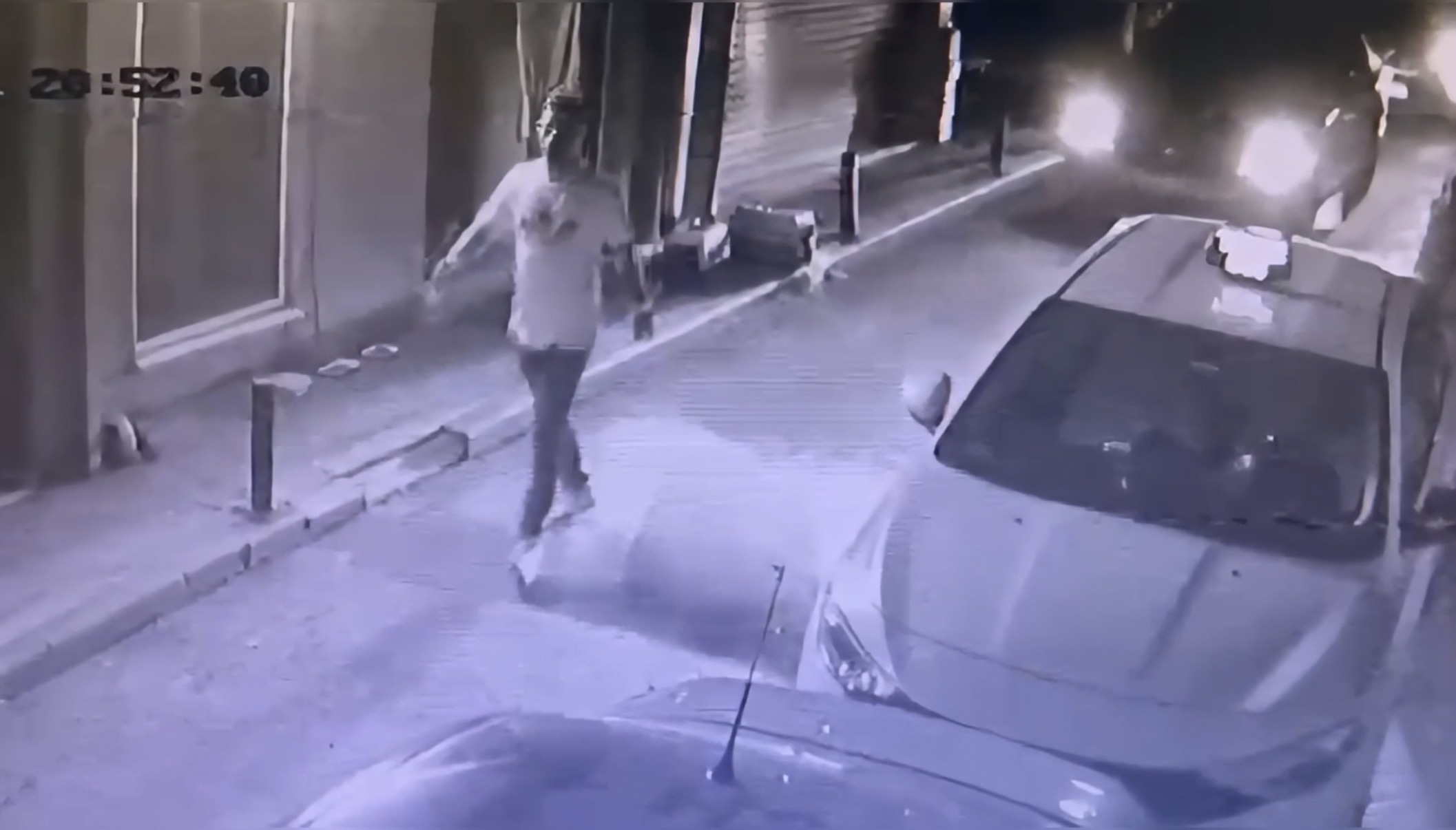 Ortaköy’de havaya ateş açtı, polis üzerine atlayarak yakaladı