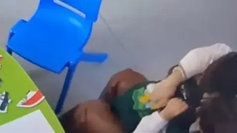Otizmli çocuğu darbetmekle suçlanan eğitmen ‘işkence’den yargılanacak