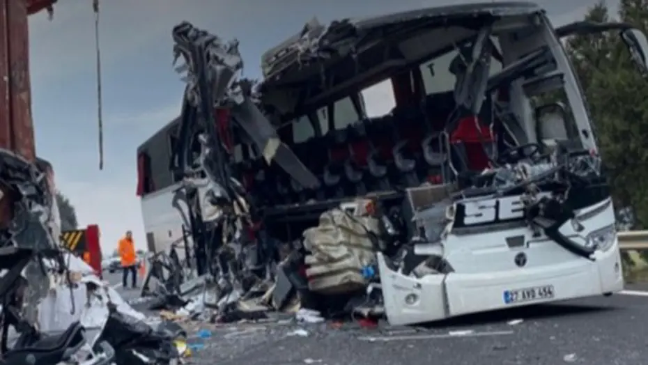 Osmaniye'de 7 kişinin öldüğü kazaya ilişkin 2 sürücü tutuklandı