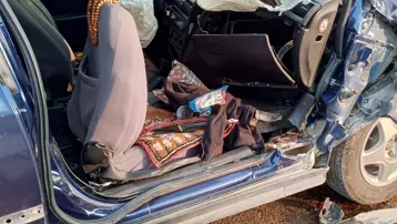 Otomobil emniyet şeridindeki tankere çarptı: 1'i ağır 3 yaralı