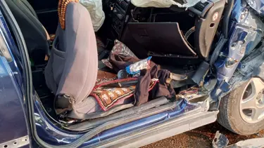 Otomobil emniyet şeridindeki tankere çarptı: 1'i ağır 3 yaralı