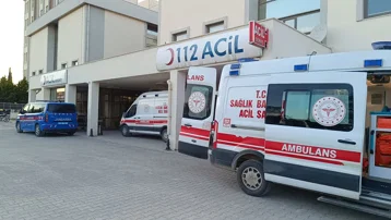 Adıyaman'da otomobil şarampole devrildi. Yaralılar var