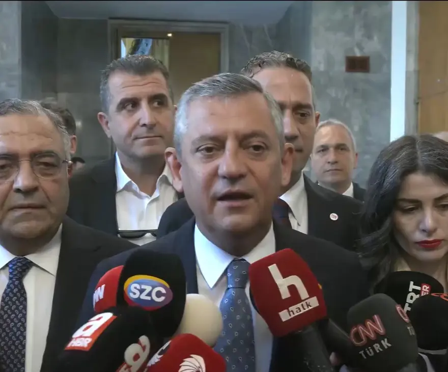 OZGUR OZEL YENI PARTI KURULUSUNU TAMAM 1432151 425661 143090