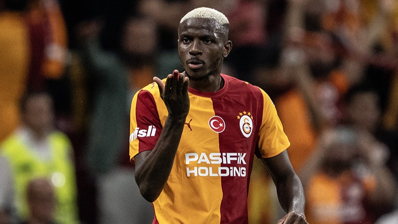 Victor Osimhen'den transfer cevabı. "İleride görür ve düşünürüz"