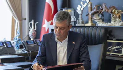 Özgür Özel ve 90 milletvekili CHP'den istifa etti. Yeni Parti resmen yola çıktı