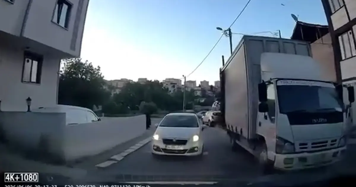 Trafikte ilginç anlar: 'Aracım arıza yaptı' dedi, yol vermedi