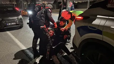 Polisten kaçan ehliyetsiz sürücü sinir krizi geçirdi: Bilinenler ve sonraki adımlar
