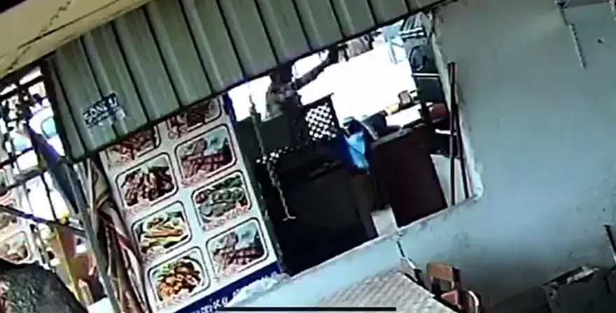 KAÇARKEN ETRAFA ATEŞ AÇTI 2