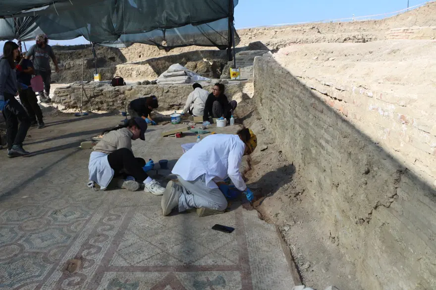 Pompeiopolis'te binlerce yıllık miras gün ışığına kavuştu. 105 metrekalik mozaik ortaya çıktı 5