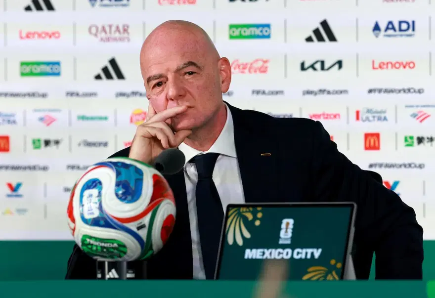 FIFA'da özel yatırım krizi sonrası Infantino'ya istifa çağrıları büyüyor FIFA'da özel yatırım krizi sonrası Infantino'ya istifa çağrıları büyüyor