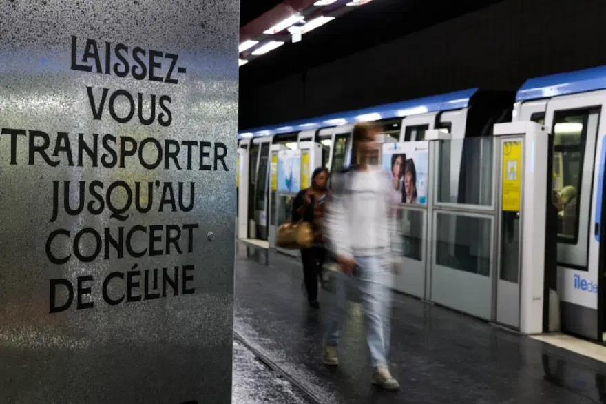 Celine Dion, yıllar sonra sahnelere geri döndü 3 Celine Dion, yıllar sonra sahnelere geri döndü 3