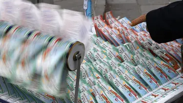 Milli piyango biletinin satışına yeni düzenleme. Cami önlerinde satışı yasaklandı