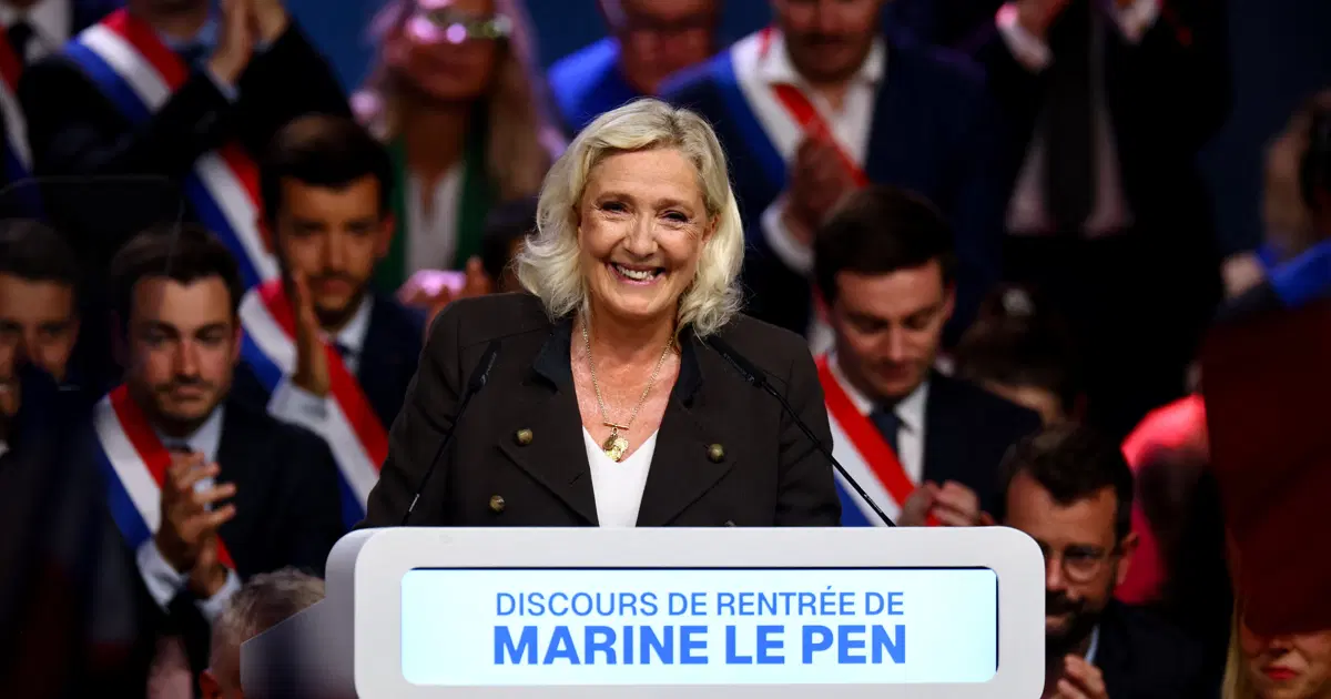 Fransa'da tarihi dönüm noktası. Le Pen Senato zaferiyle köşke koşuyor