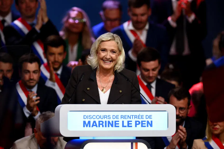 Fransa'da tarihi dönüm noktası. Le Pen Senato zaferiyle köşke koşuyor