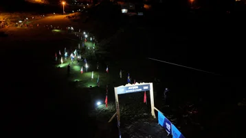 Geceyi kafa lambalarıyla aydınlattılar. 62 ülkeden 2 bin sporcu Rize'de