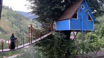 Sadece geceleri çalıştılar, 3 günde yaptılar. Girişe bakanlar "Delilik" diyor