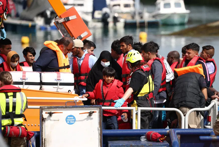 İngiltere'nin Fransa'ya sınır dışı ettiği göçmenlerin akıbeti belirsiz 1