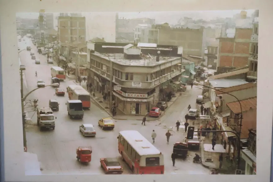 ASIRLIK ECZANENİN GEÇMİŞTEN BİR FOTOĞRAFI 6 ASIRLIK ECZANENİN GEÇMİŞTEN BİR FOTOĞRAFI 6