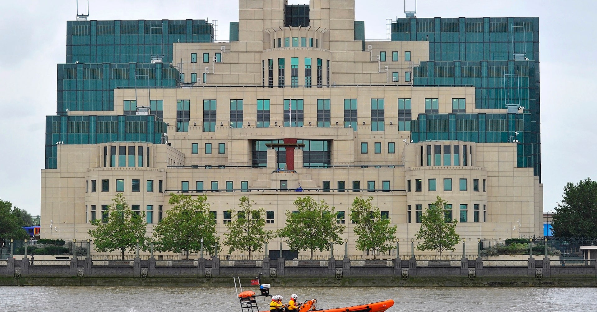 MI6'nın ilk kadın başkanı Metreweli: "Cephe hattı artık her yerde"